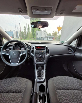 Opel Astra cena 26900 przebieg: 154000, rok produkcji 2012 z Żarki małe 191